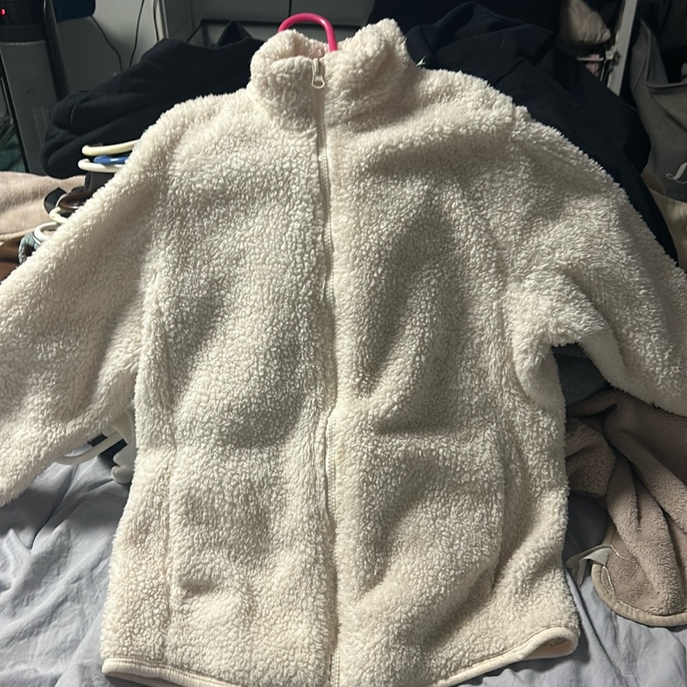 White soft fuzz blanket, small